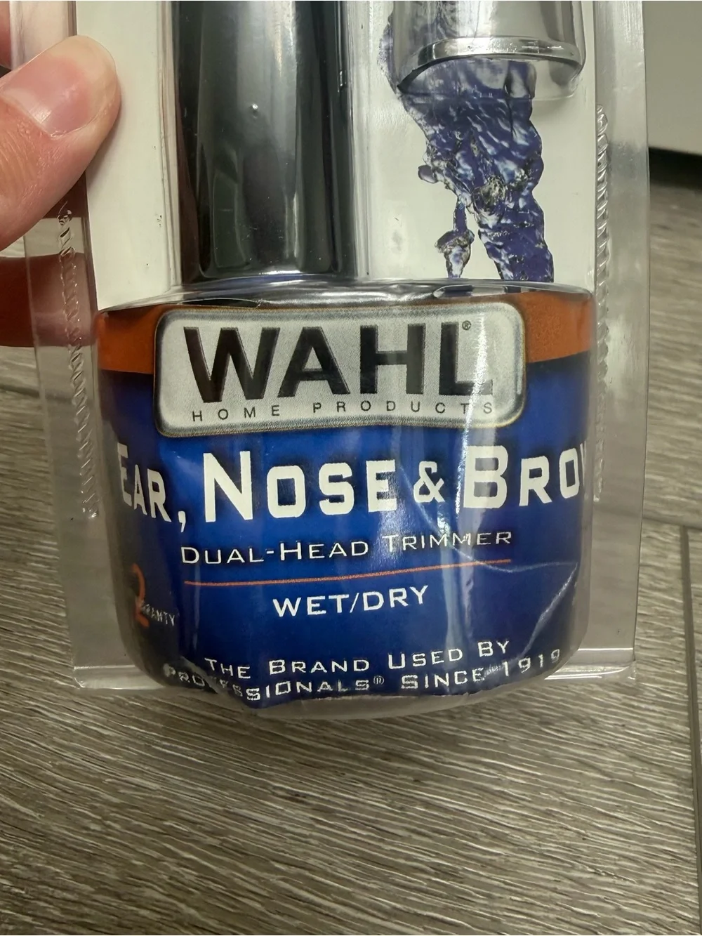 WAHL EAR NOSE AND BROW HAIR TRIMMER NEW BATTERY OPERATED